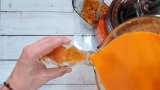 Zumo de espino amarillo con jengibre, limón y miel - Preparación paso 5
