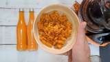 Zumo de espino amarillo con jengibre, limón y miel - Preparación paso 6