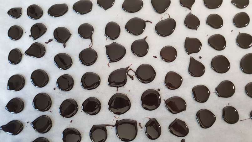 Gotas para el dolor de garganta y la tos con jengibre, aceites esenciales y otros ingredientes naturales, foto 12