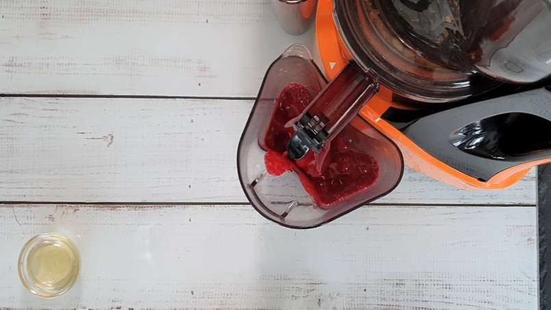 Zumo energizante de espino amarillo y aronia con jengibre, lima y miel, foto 11